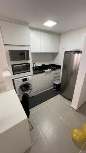 Apartamento NOVO 404 a 01 quadra do MAR e praças